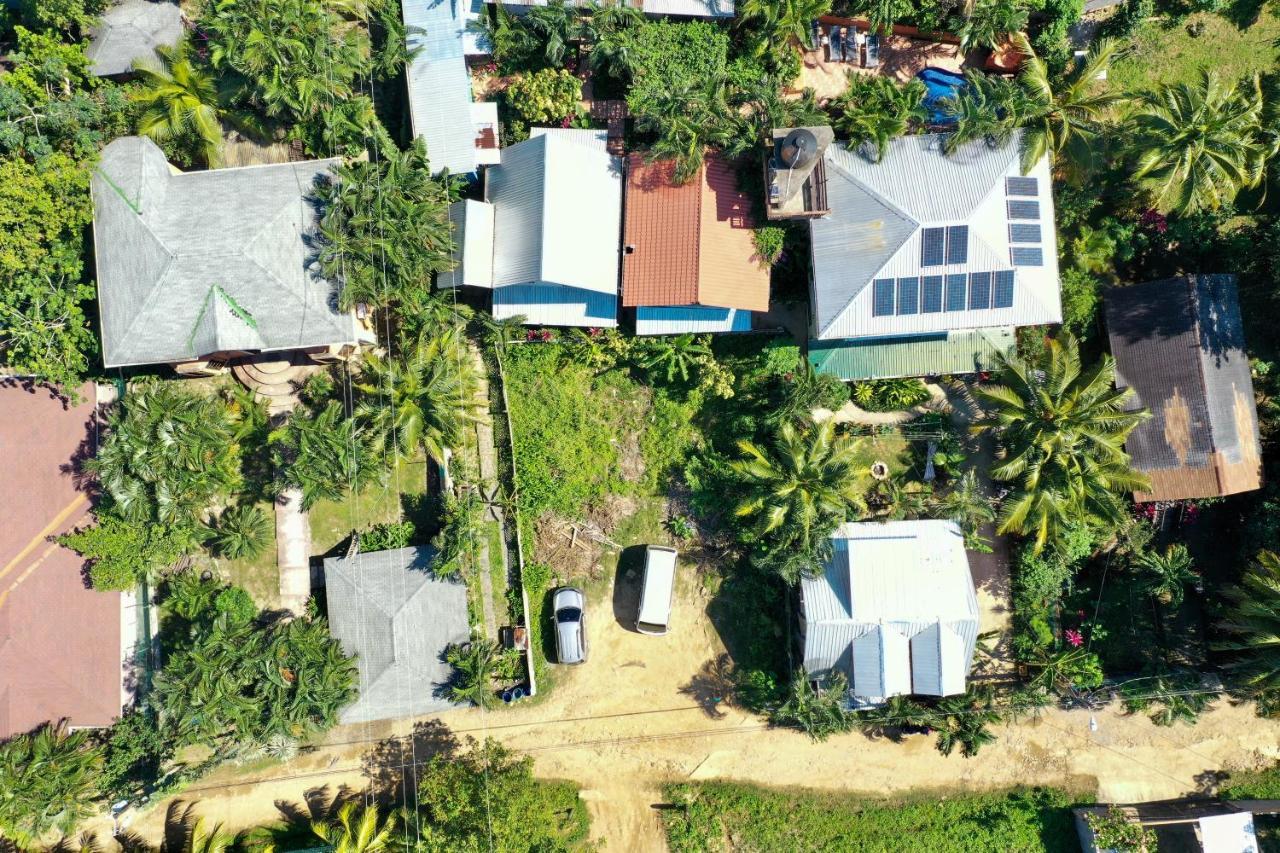 Roatan Backpackers' Hostel Sandy Bay Exterior photo